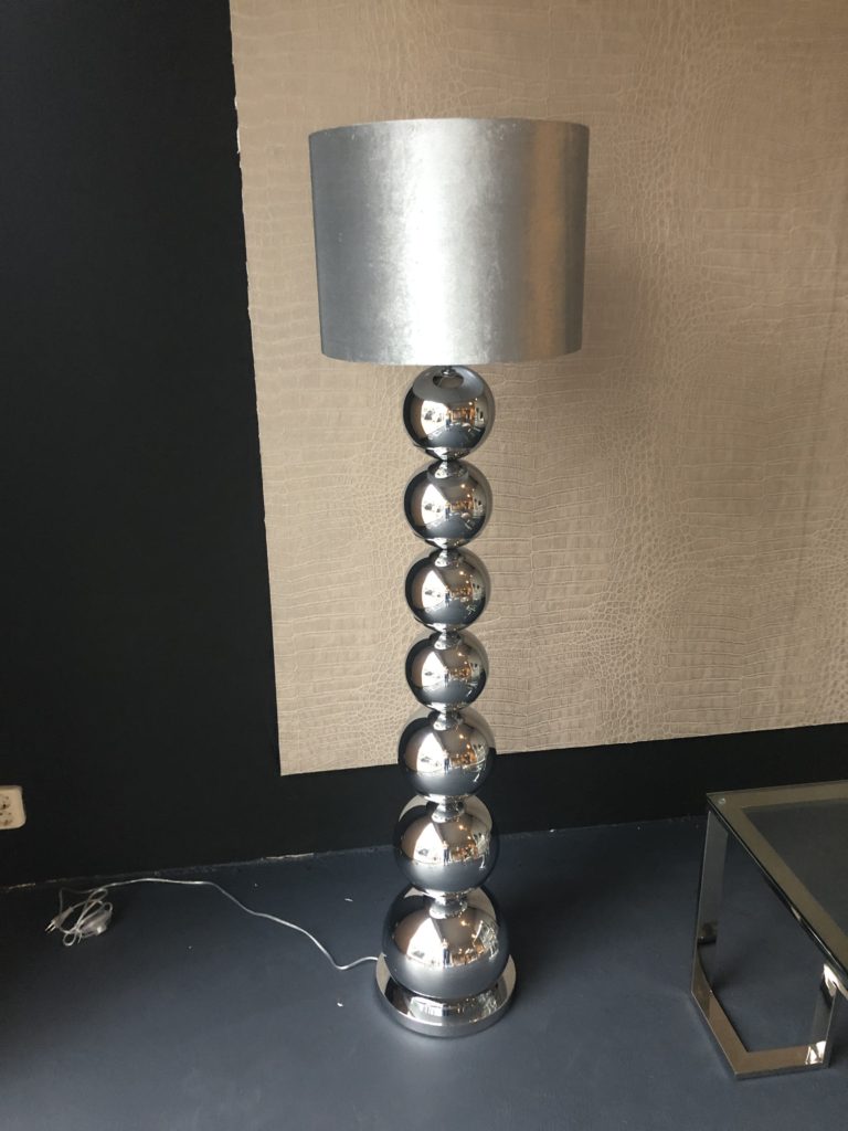 Voordracht Pogo stick sprong Observeer Vloerlamp bol lamp zilver met kap eric kuster stijl | Angelas Kroonjuweeltje