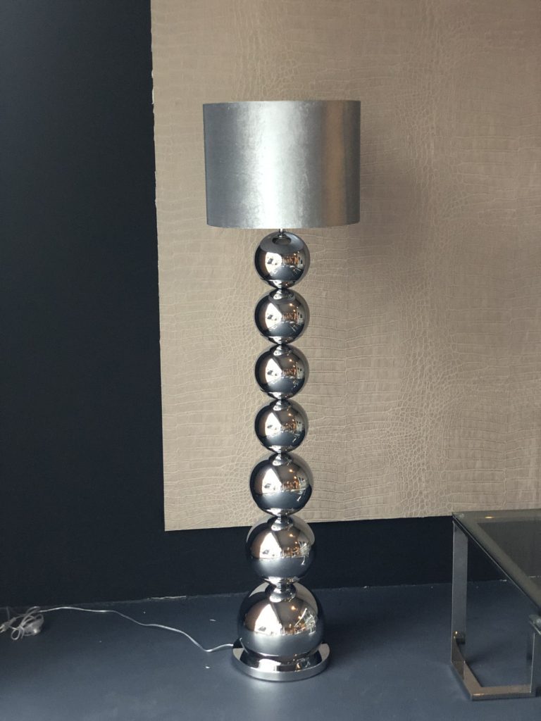 Voordracht Pogo stick sprong Observeer Vloerlamp bol lamp zilver met kap eric kuster stijl | Angelas Kroonjuweeltje