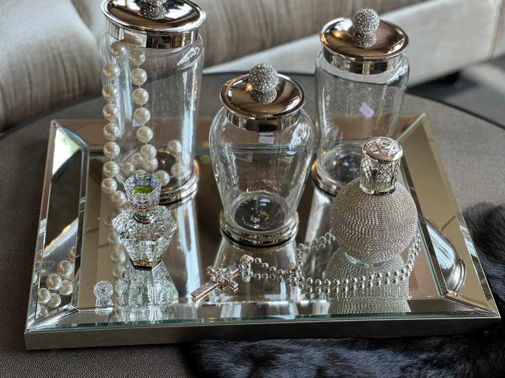 Astrolabium Picasso geef de bloem water Dienblad zilver champagne spiegel met zilveren set | Angelas Kroonjuweeltje Astrolabium Picasso geef de bloem water Dienblad zilver champagne spiegel met zilveren set | Angelas Kroonjuweeltje